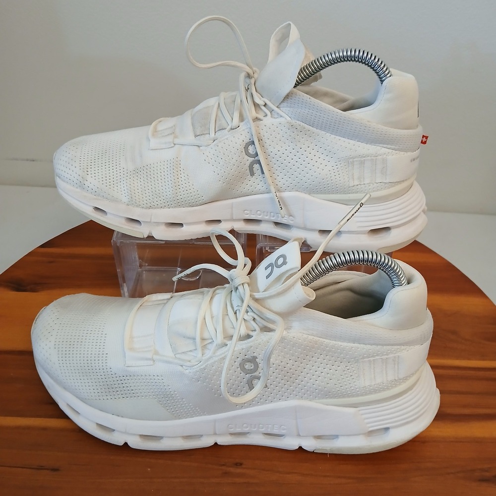 On Cloud Cloudnova Womens 8.5 White Running Shoes Sneakers 26.99115